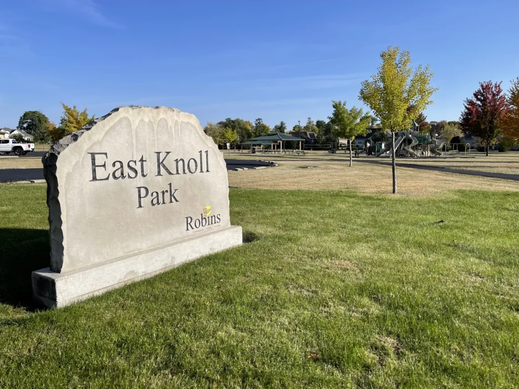 east knoll park sign in robins iowa