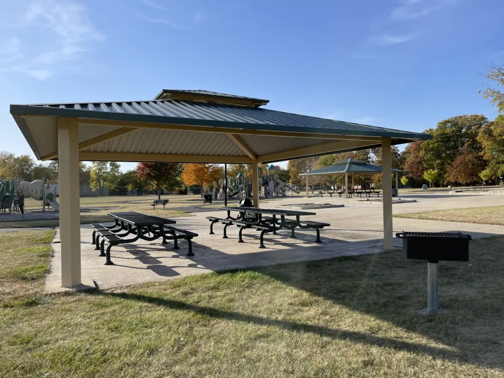 pavilion with tables in robins iowa